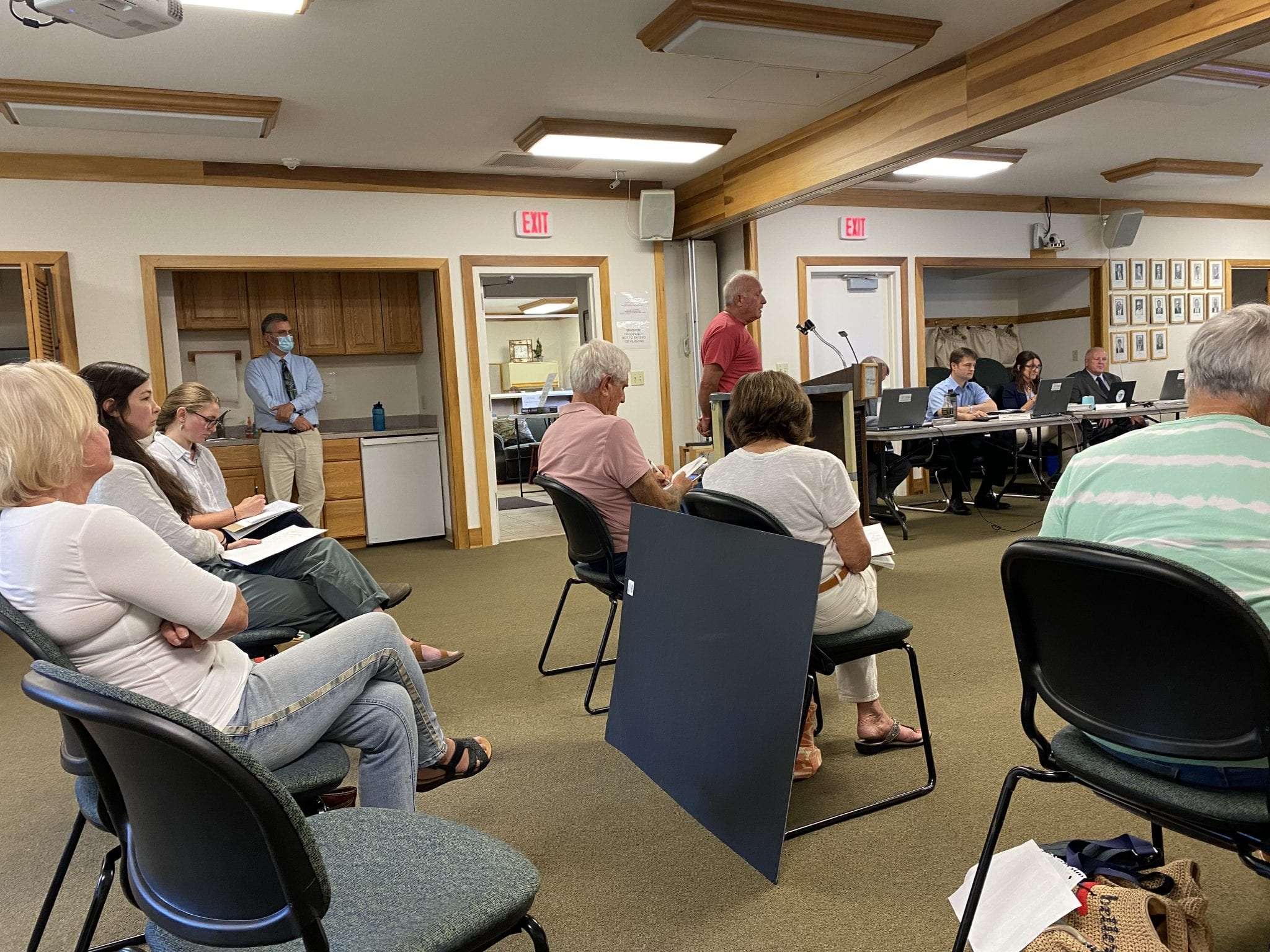 A crowd at an APA meeting