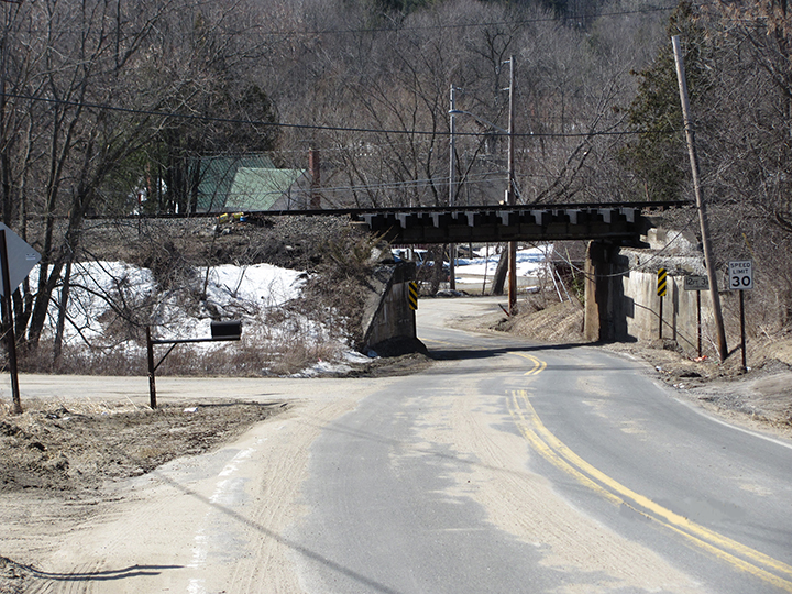 Uploaded Image: /vs-uploads/Trains/Whallonsburg Trestle2.jpg