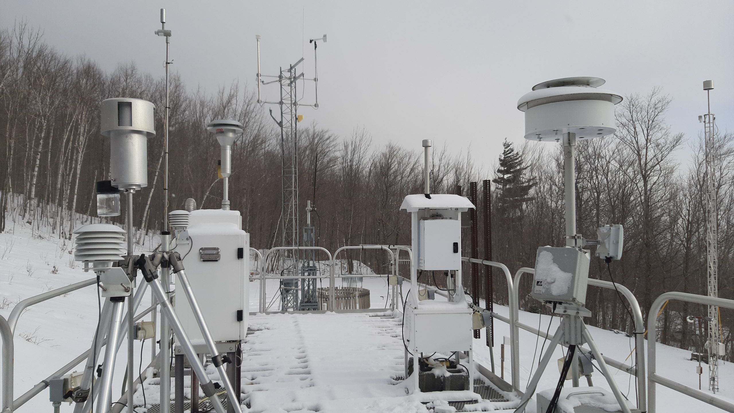 air monitoring equipment on Whiteface Mountain